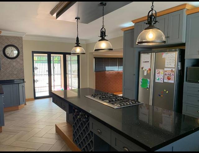 4 BEDROOM HOUSE FOR SALE IN VANDERBIJLPARK SW 5